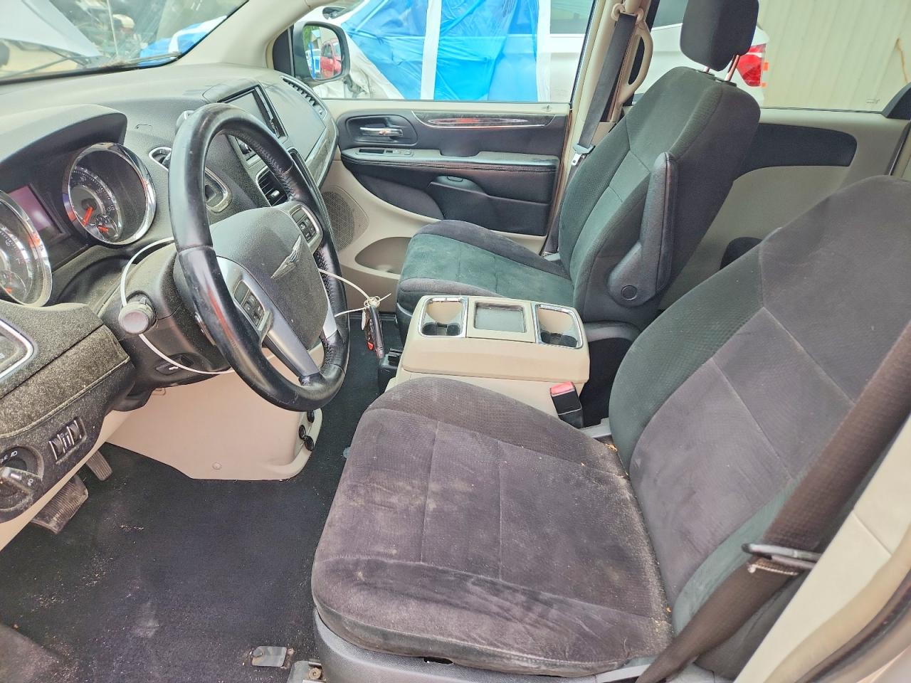 2011 CHRYSLER MINIVAN
