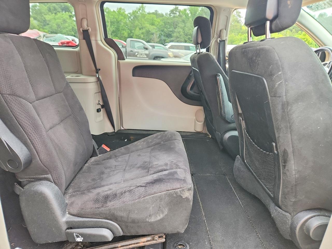 2011 CHRYSLER MINIVAN