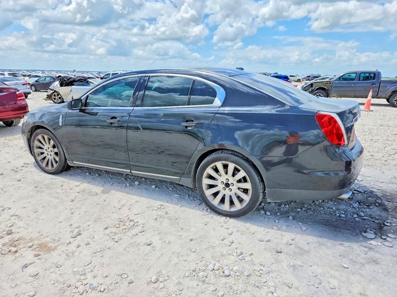2010 LINCOLN MKS