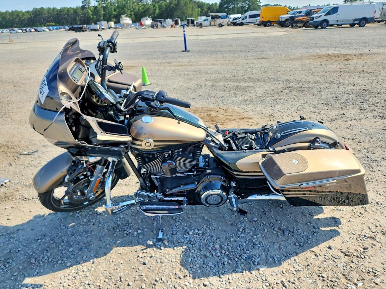 2013 HARLEY-DAVIDSON FLSE