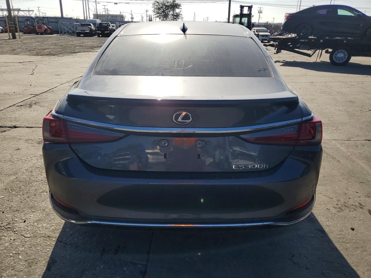 2023 LEXUS ES300