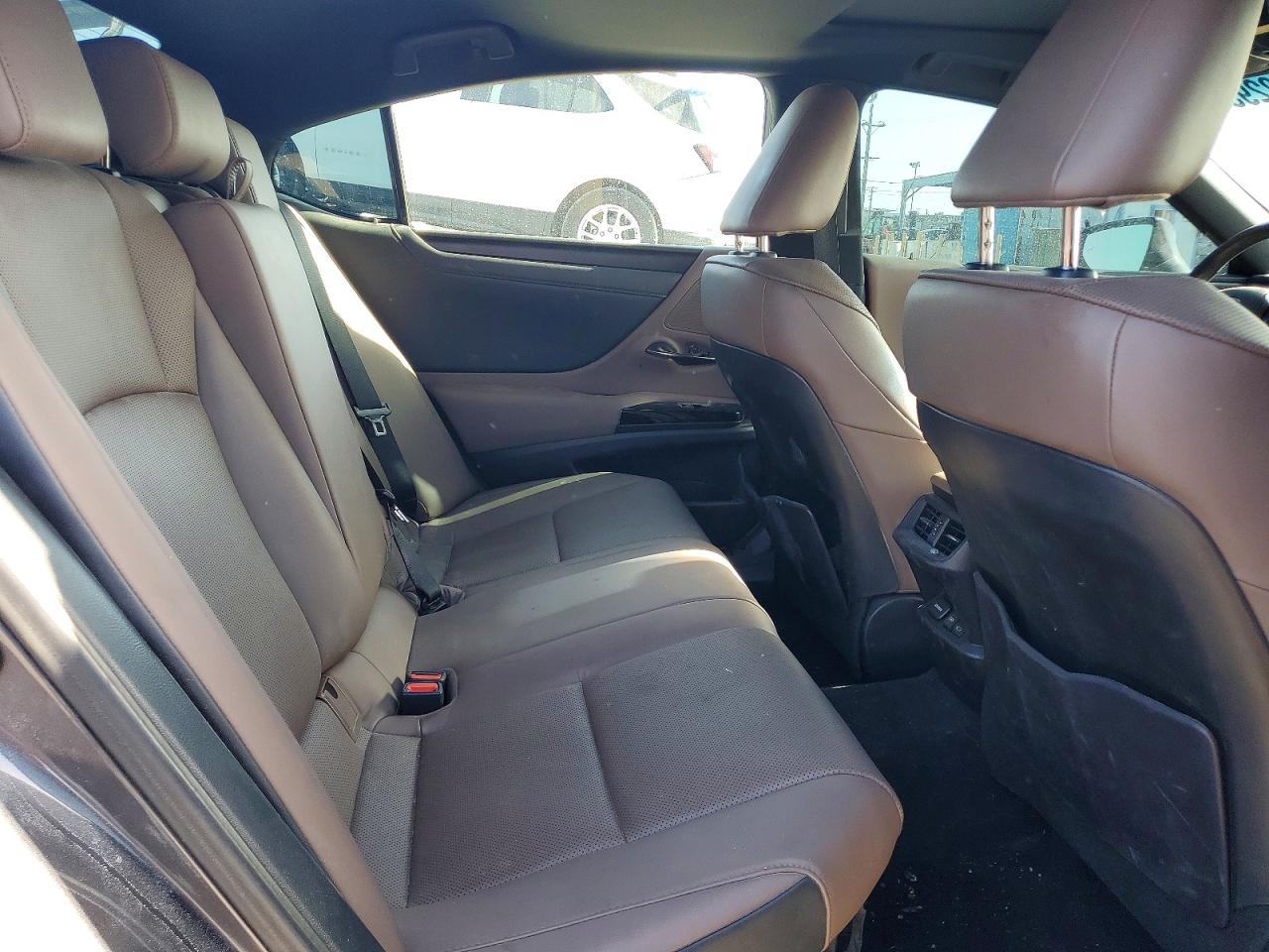 2023 LEXUS ES300