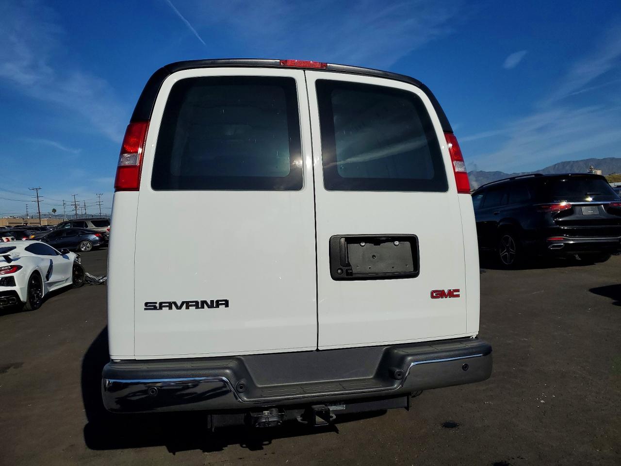 2025 GMC SAVANA