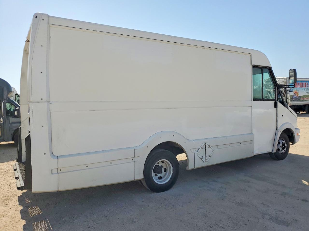 2014 ISUZU NPR