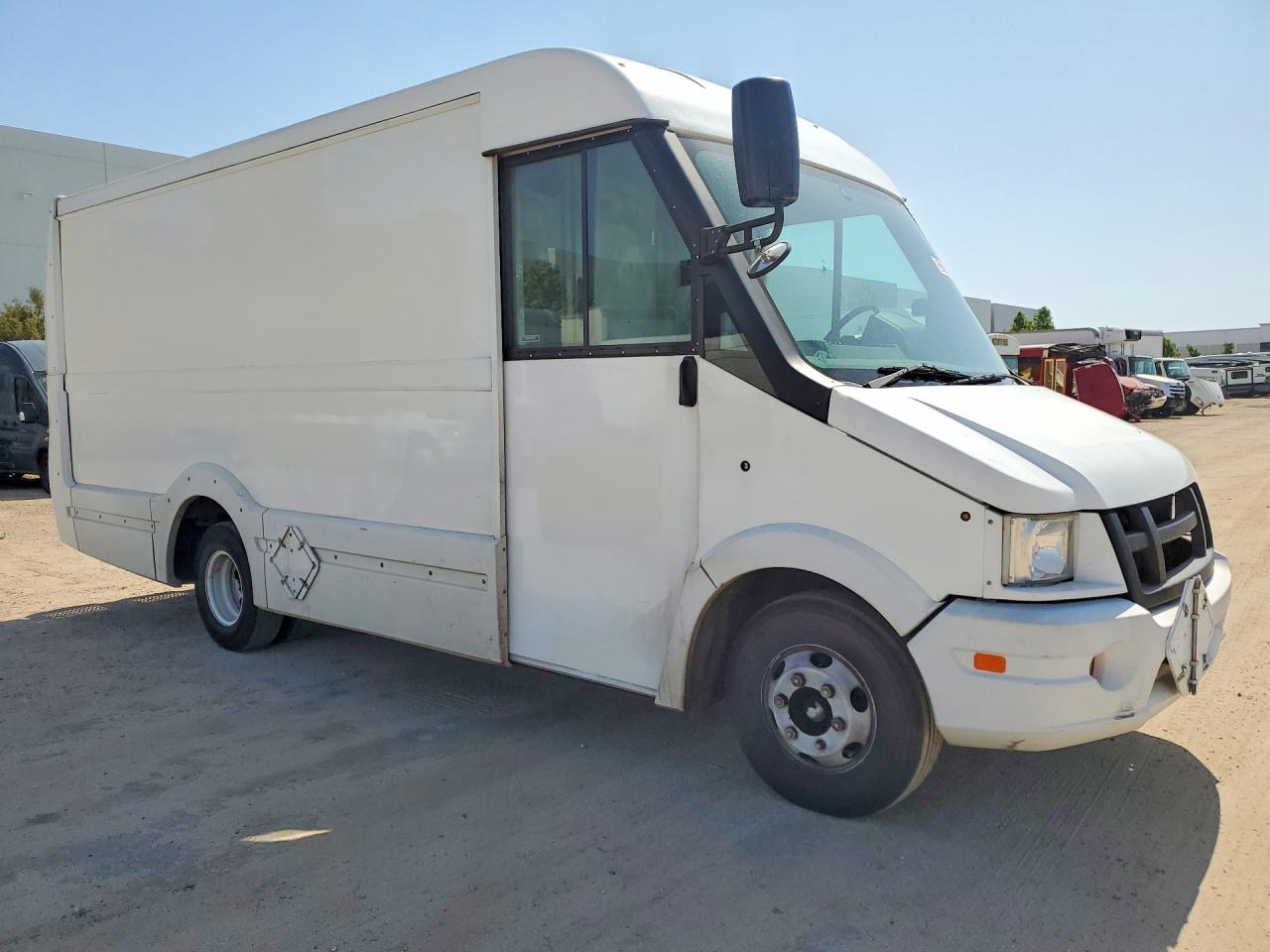 2014 ISUZU NPR