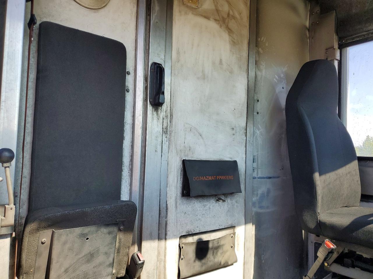 2014 ISUZU NPR