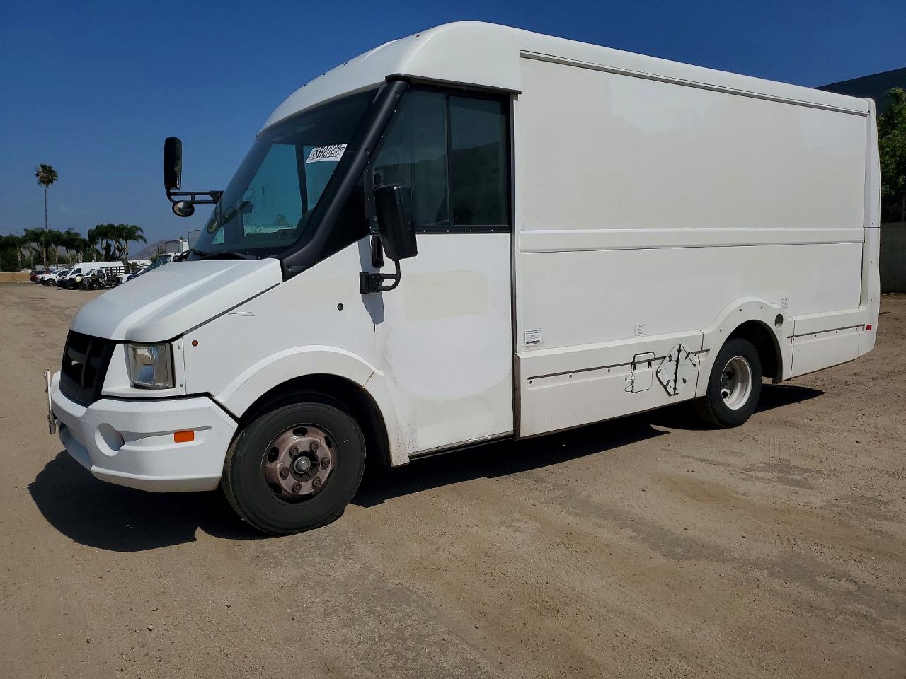 2014 ISUZU NPR