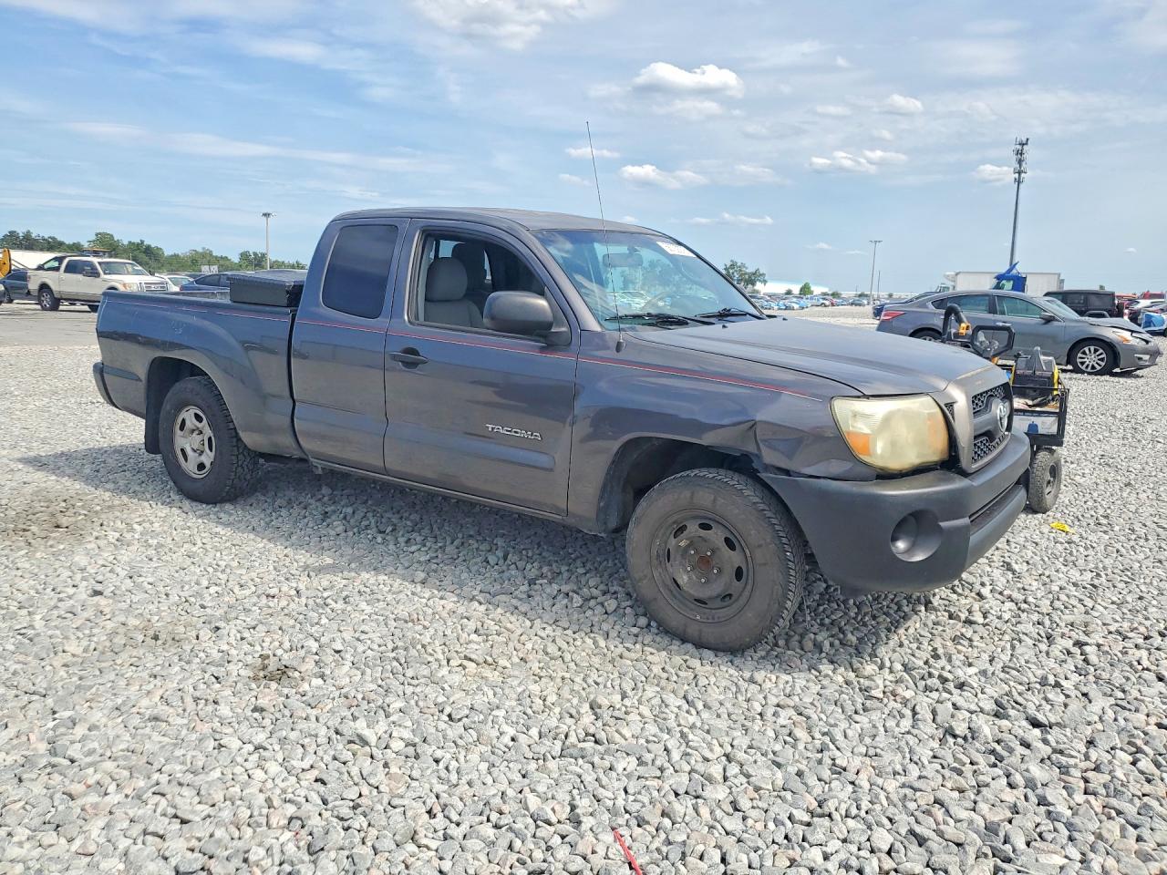 2011 TOYOTA TACOMA
