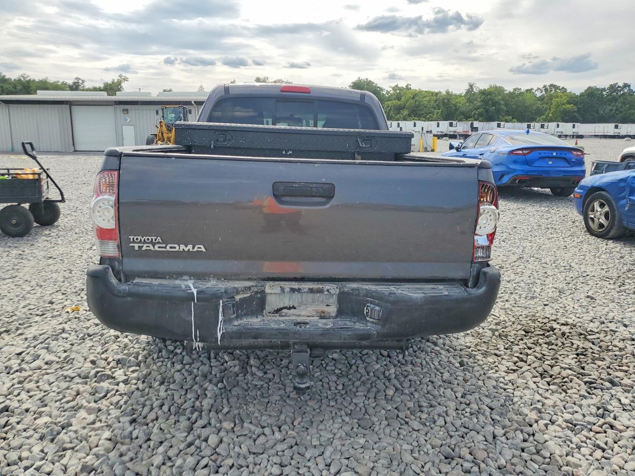 2011 TOYOTA TACOMA