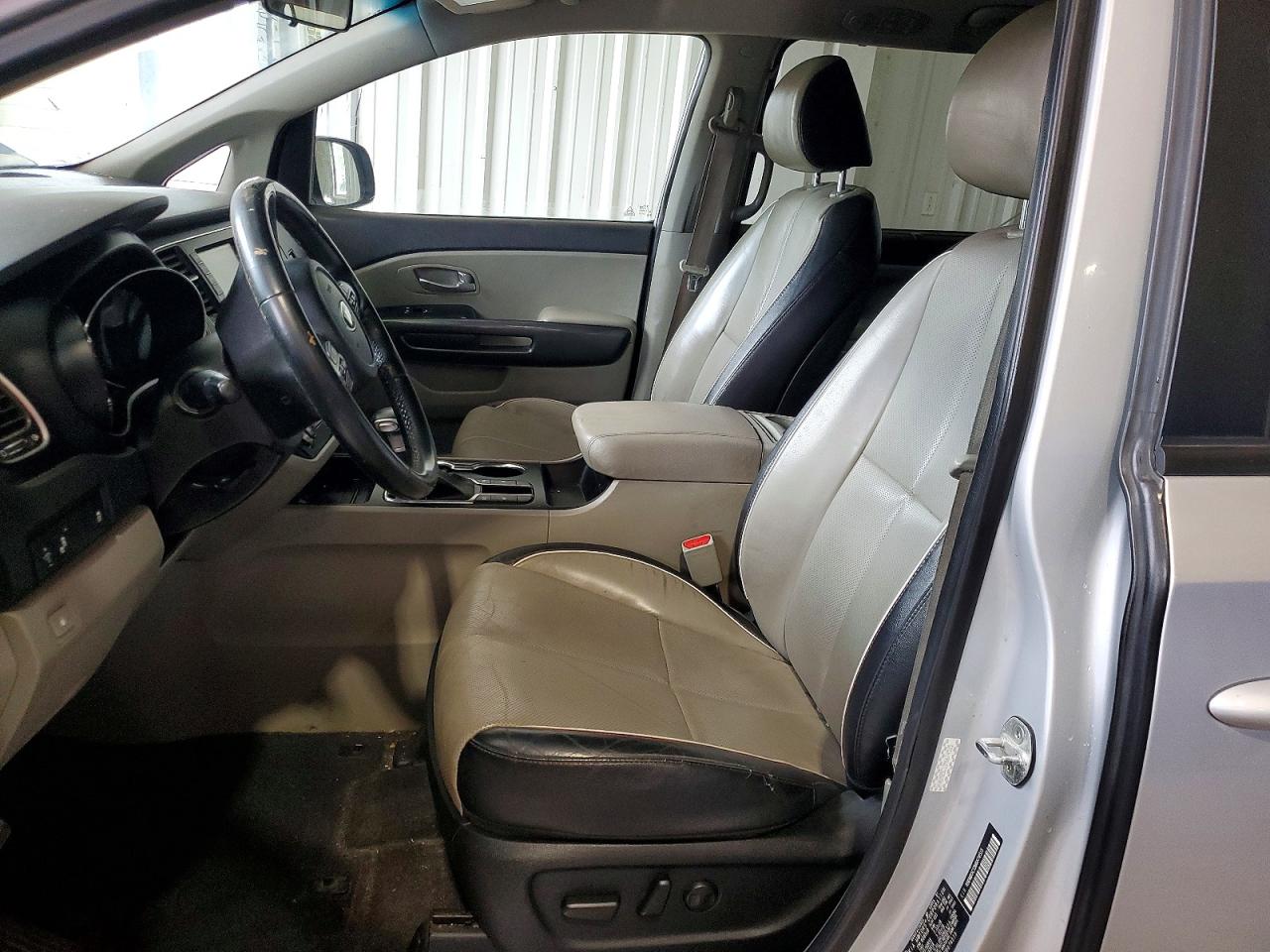 2021 KIA SEDONA