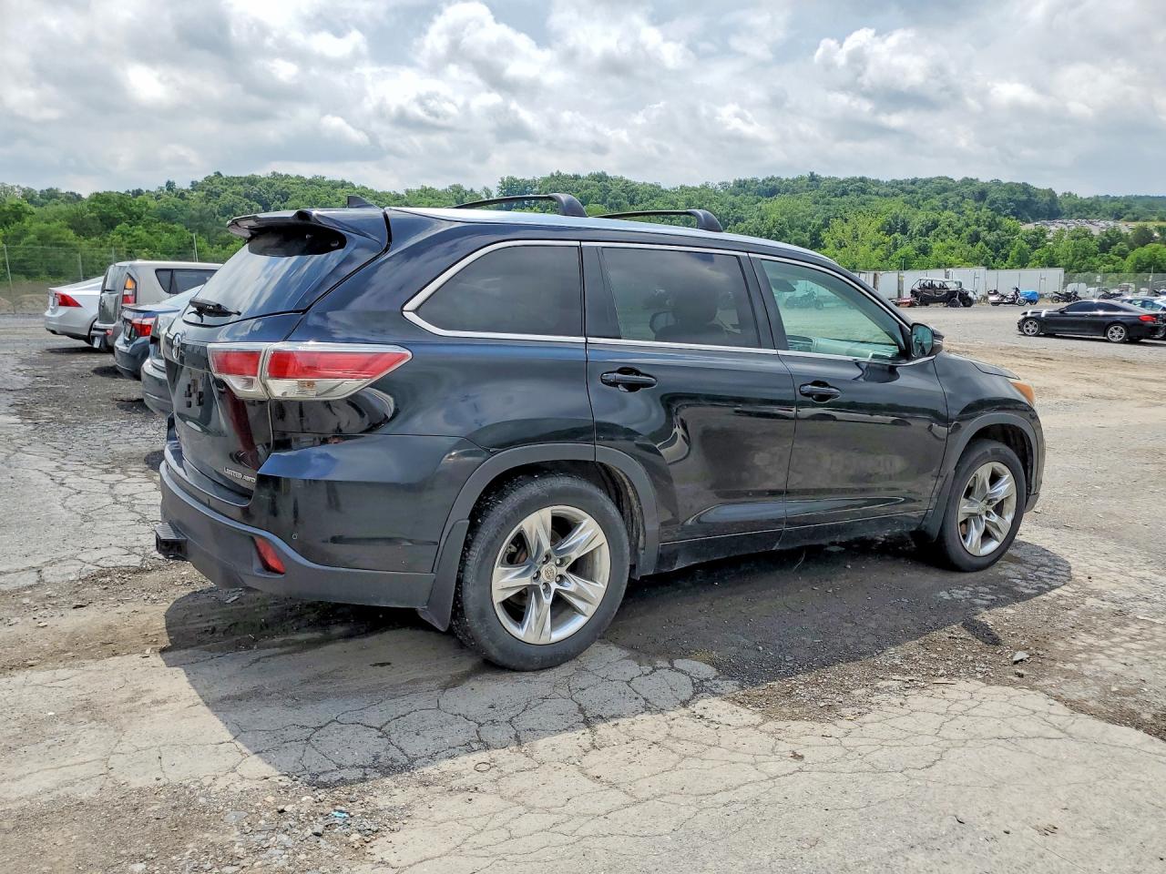 2014 TOYOTA HIGHLANDER