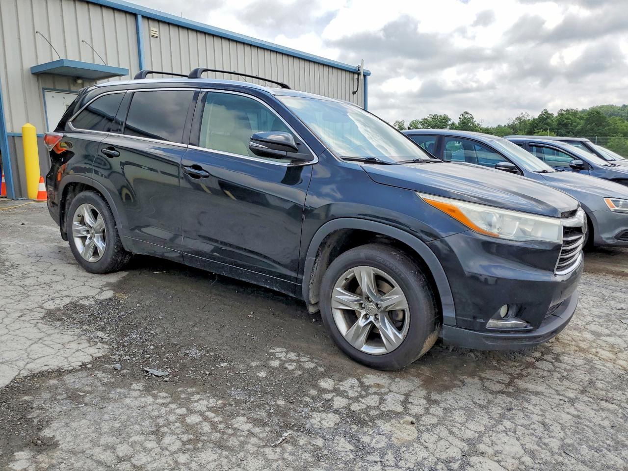 2014 TOYOTA HIGHLANDER