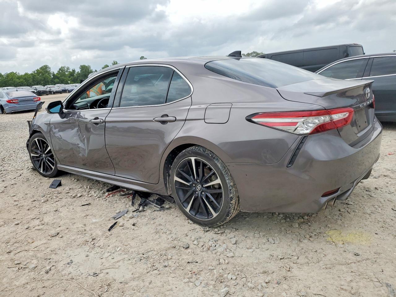 2019 TOYOTA CAMRY