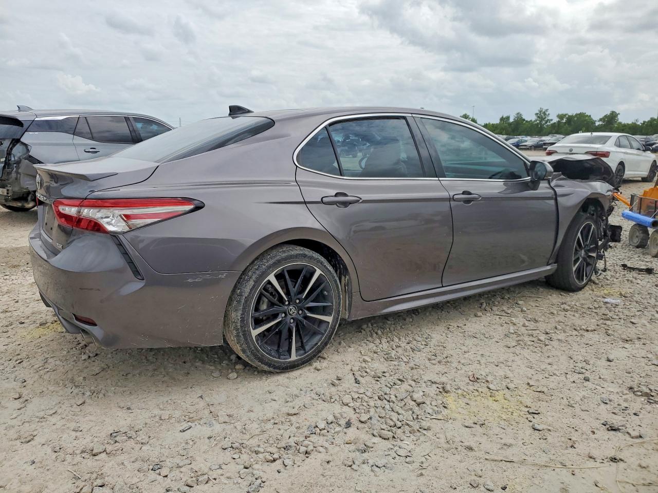 2019 TOYOTA CAMRY