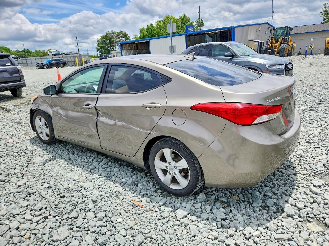 2013 HYUNDAI ELANTRA