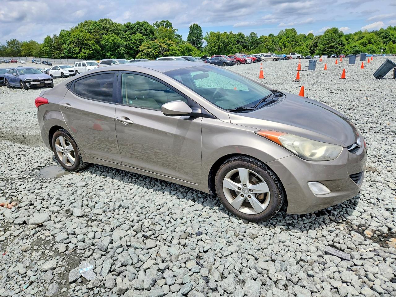 2013 HYUNDAI ELANTRA