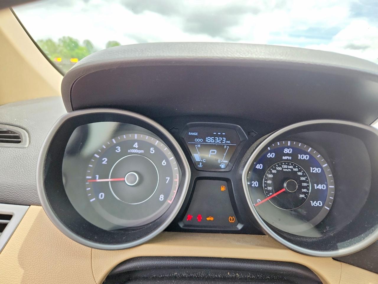 2013 HYUNDAI ELANTRA