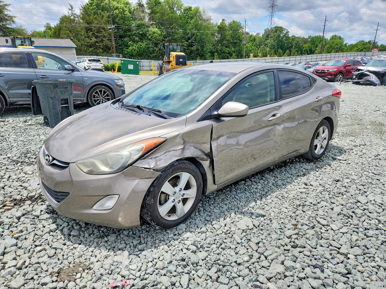 2013 HYUNDAI ELANTRA