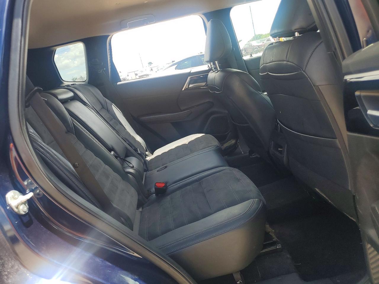 2024 MITSUBISHI OUTLANDER