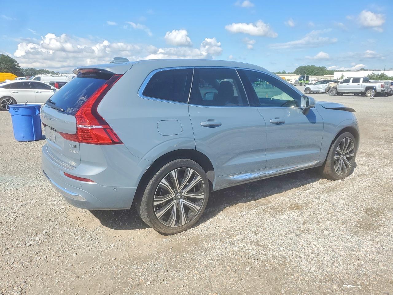 2023 VOLVO XC60