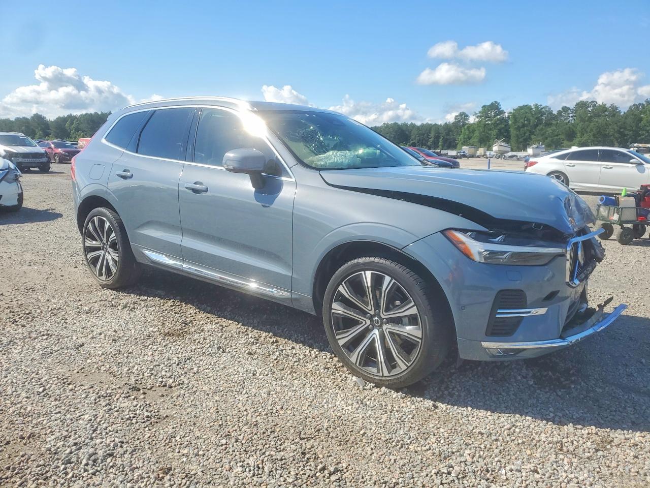 2023 VOLVO XC60