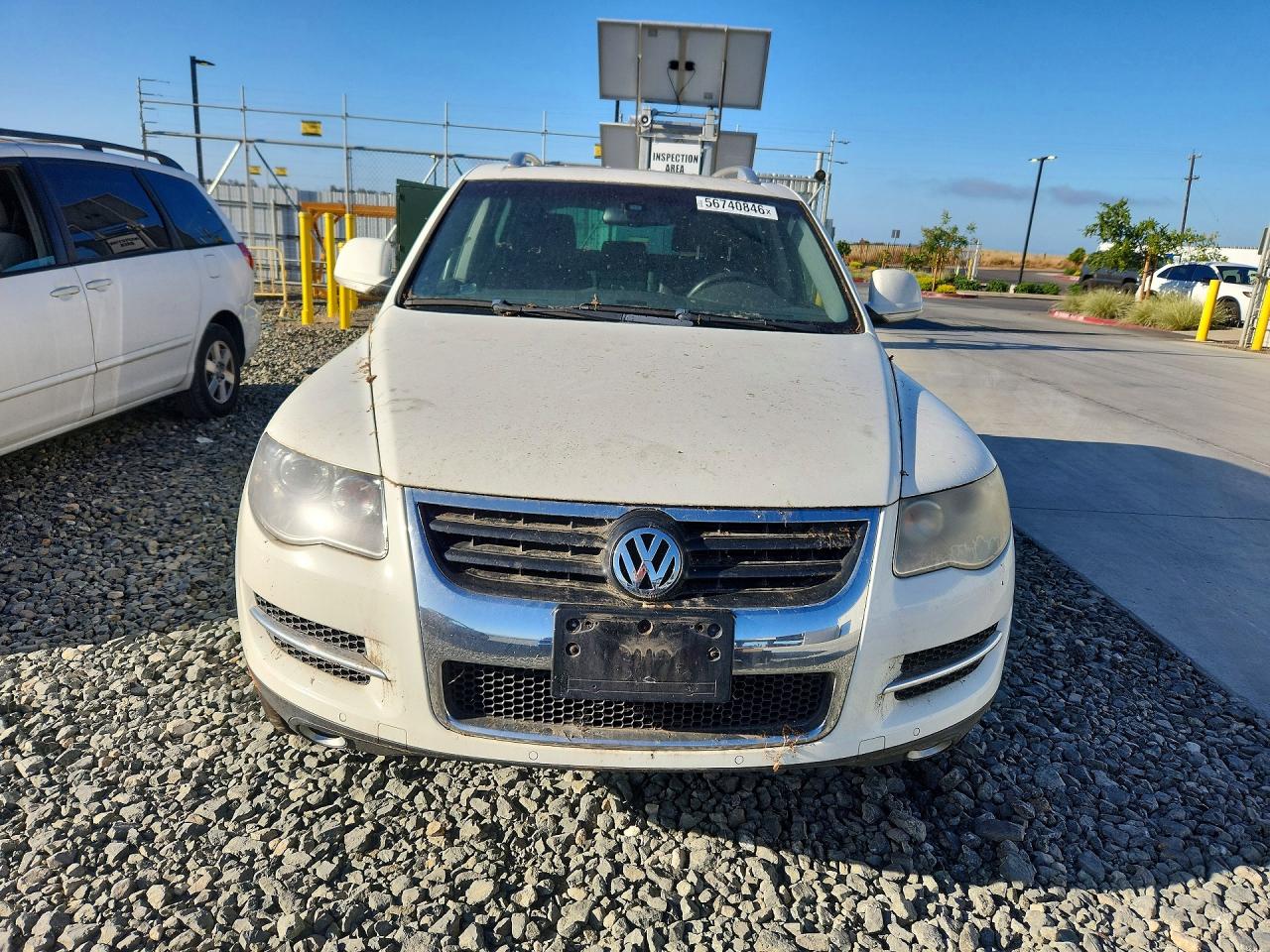 2010 VOLKSWAGEN TOUAREG