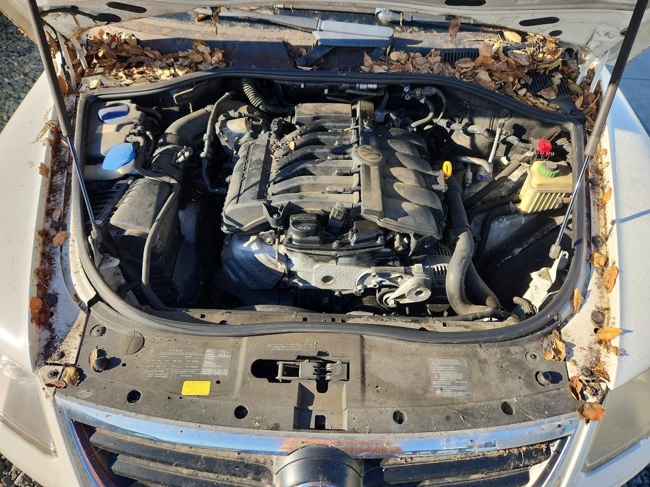 2010 VOLKSWAGEN TOUAREG