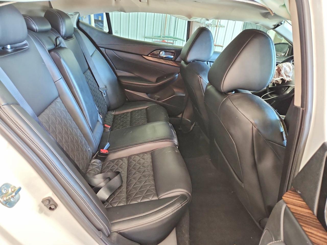 2016 NISSAN MAXIMA