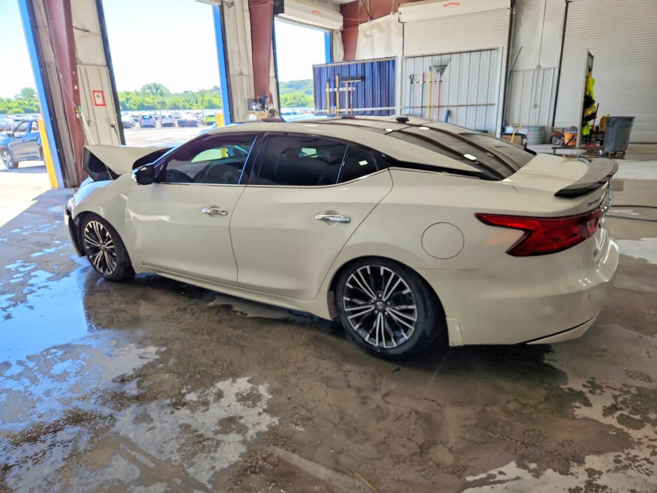 2016 NISSAN MAXIMA
