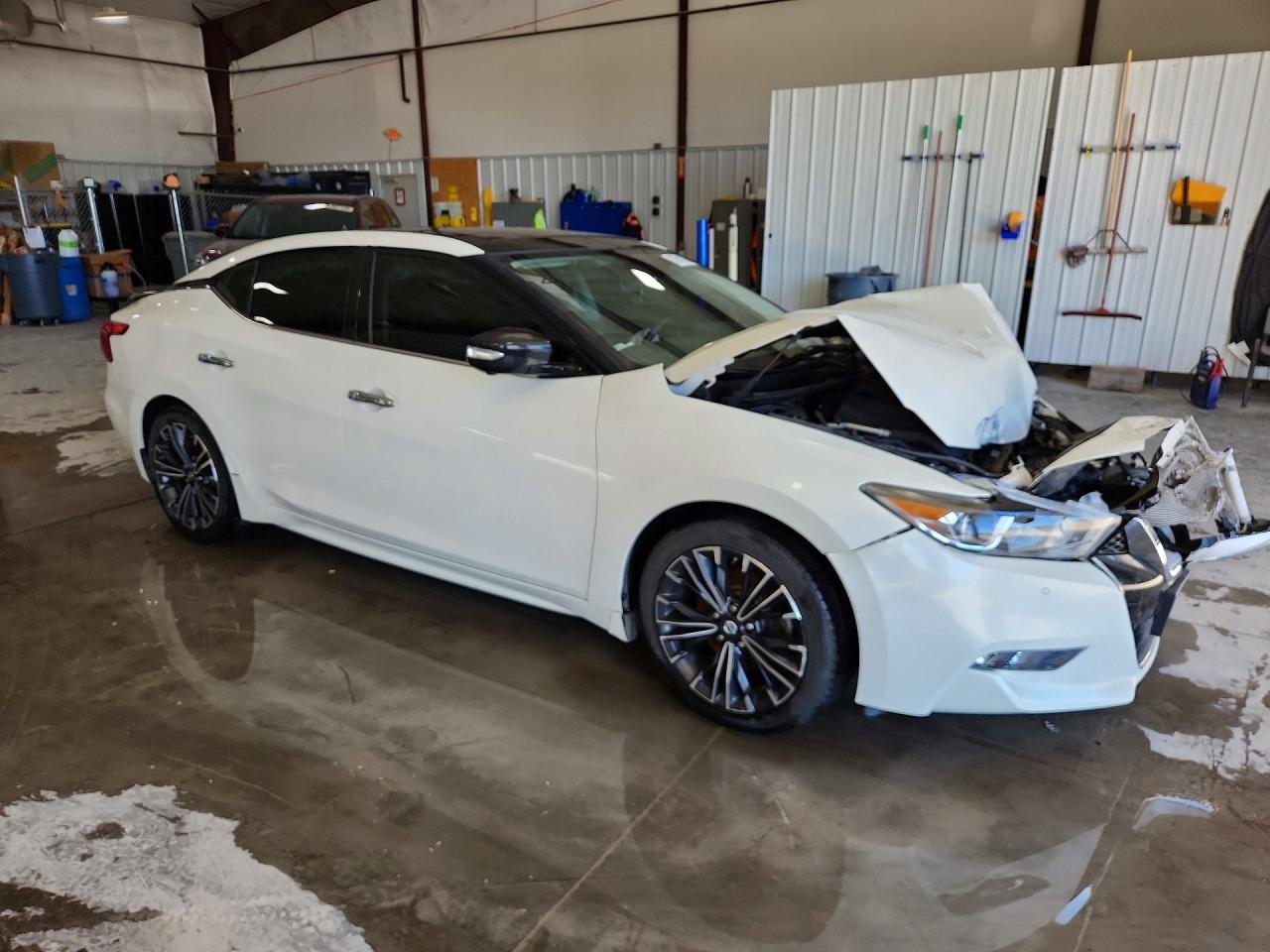 2016 NISSAN MAXIMA
