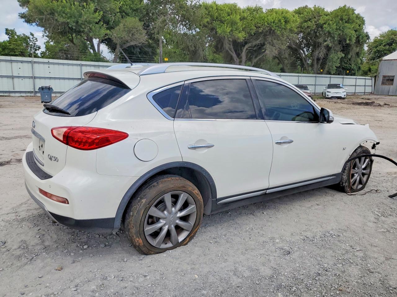 2016 INFINITI QX50