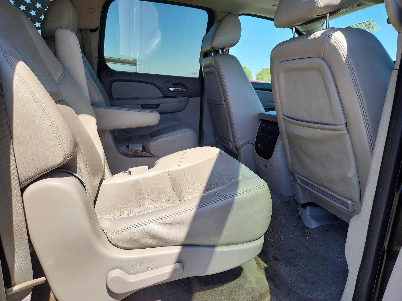 2011 CHEVROLET SUBURBAN