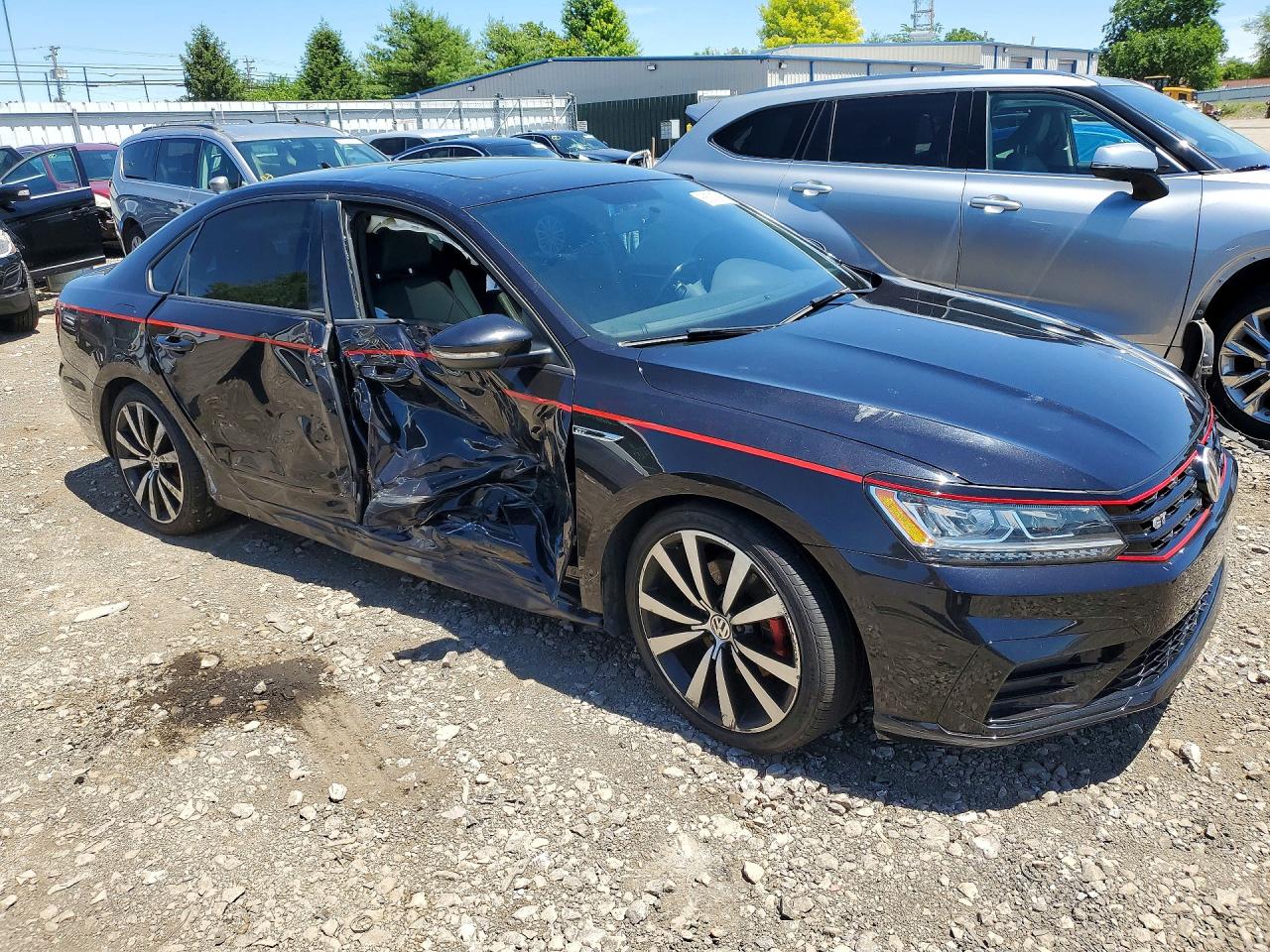 2018 VOLKSWAGEN PASSAT