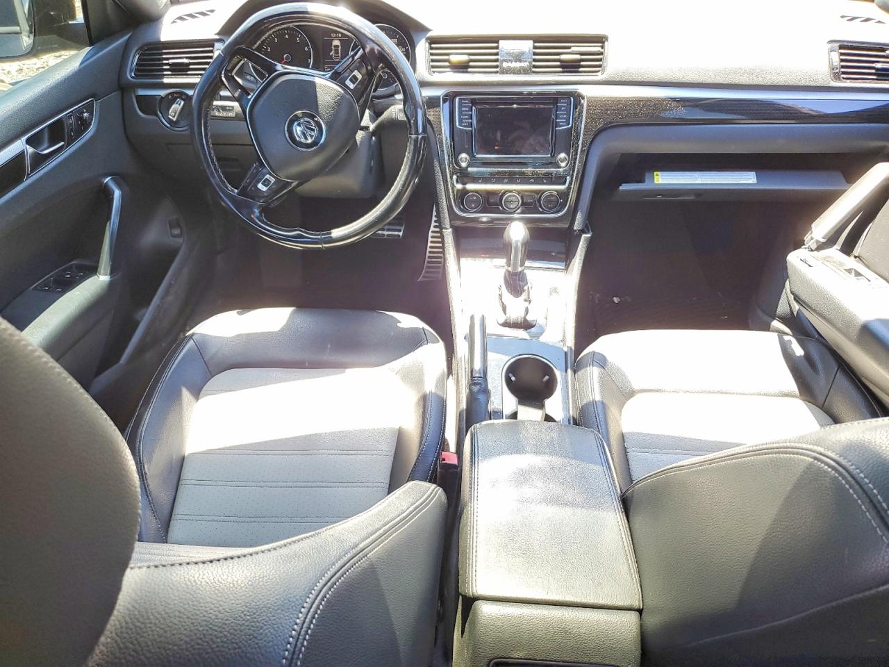 2018 VOLKSWAGEN PASSAT