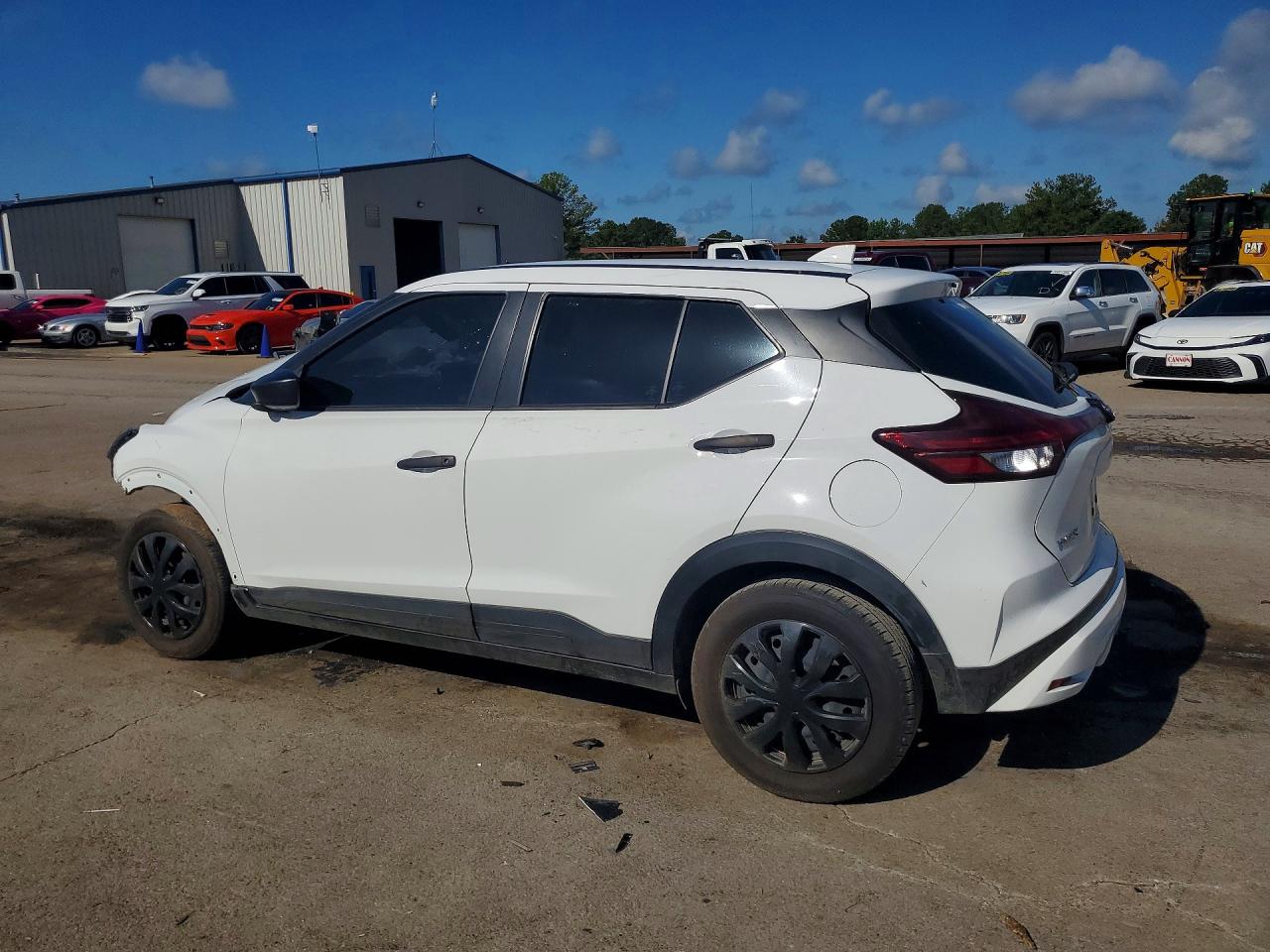 2024 NISSAN KICKS