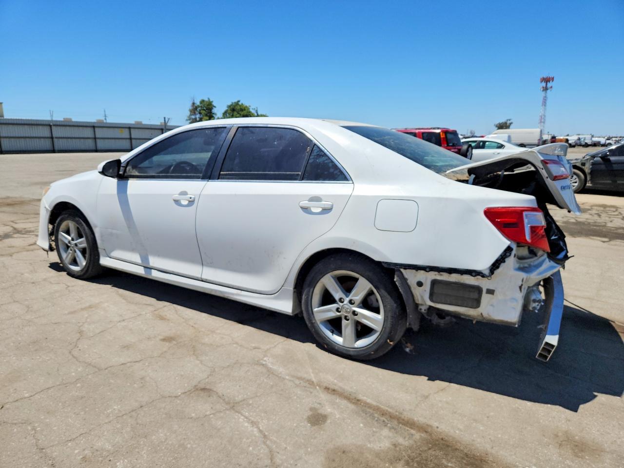 2014 TOYOTA CAMRY