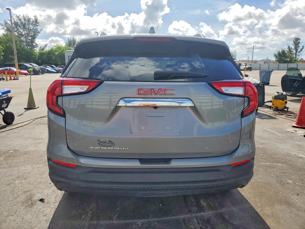 2023 GMC TERRAIN