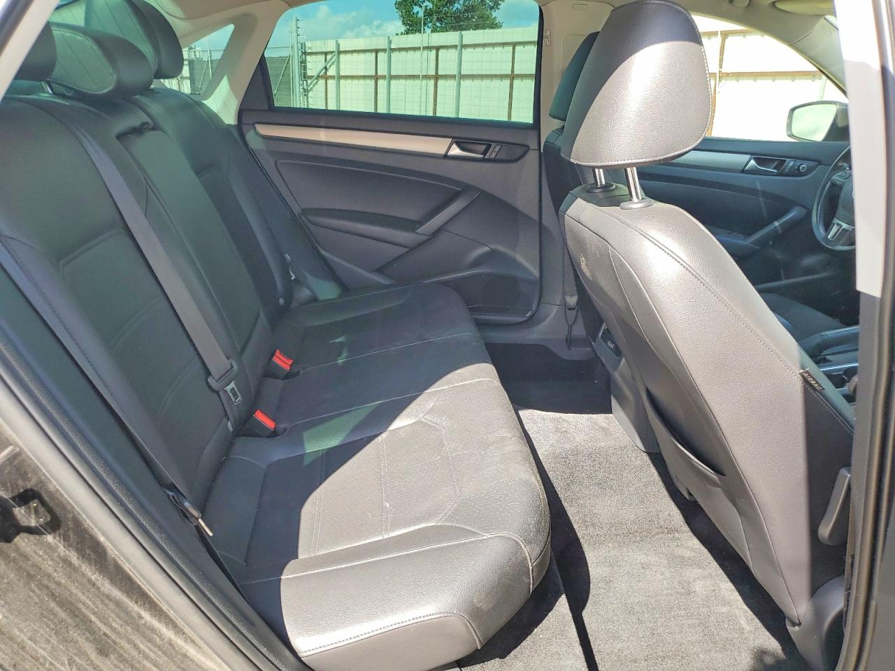 2015 VOLKSWAGEN PASSAT
