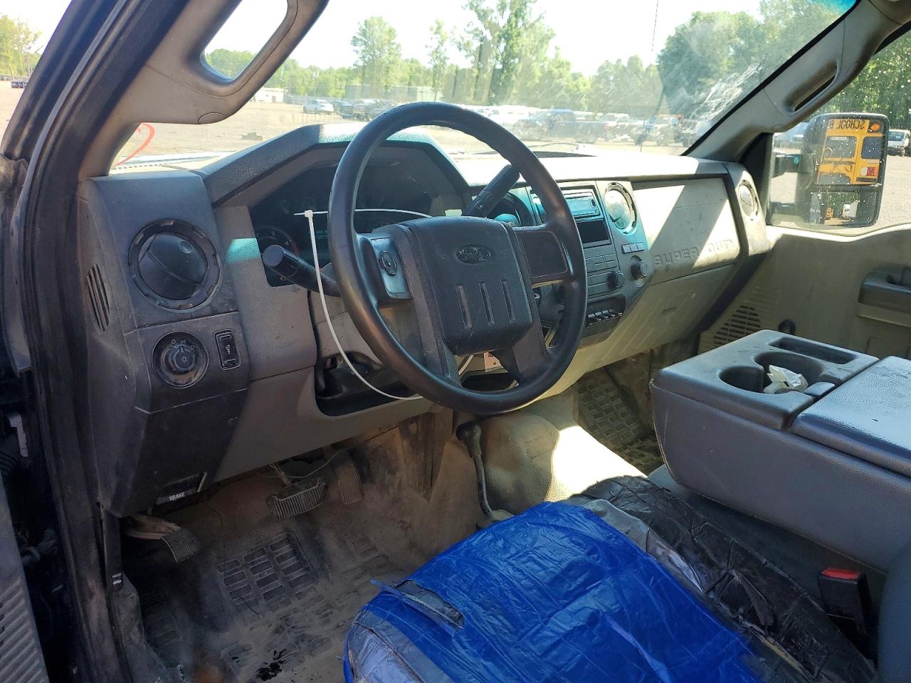 2011 FORD F550