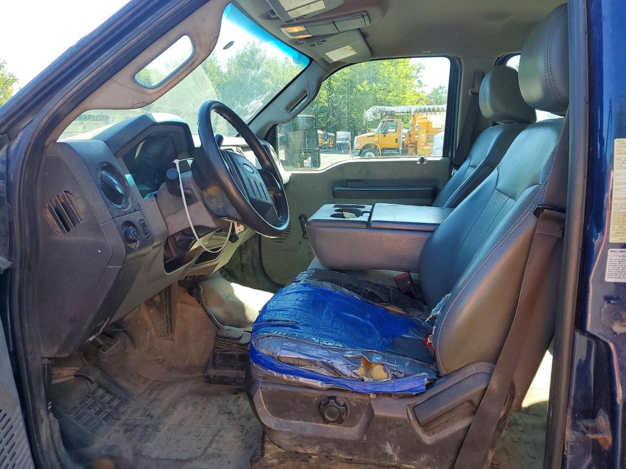 2011 FORD F550