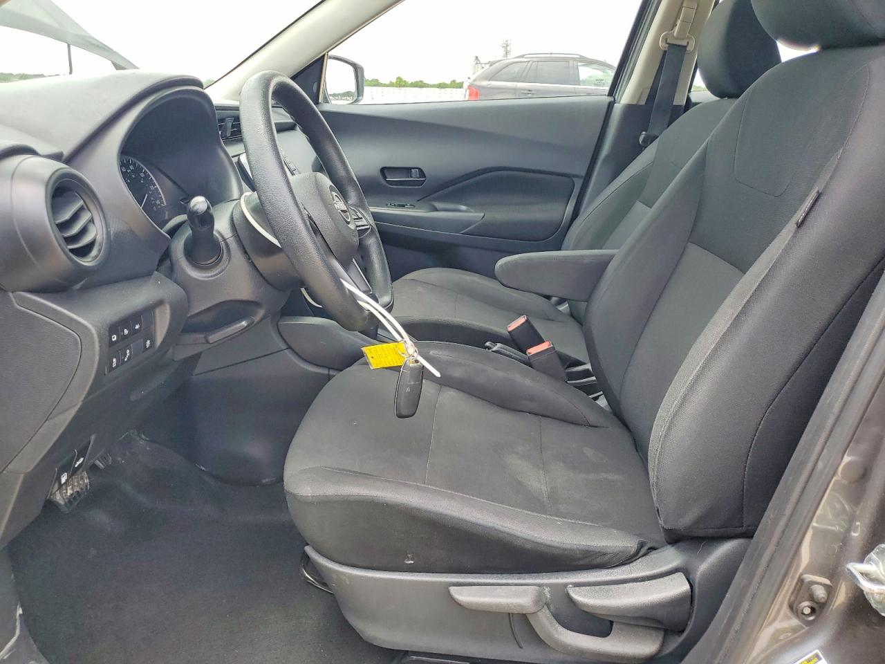 2024 NISSAN KICKS