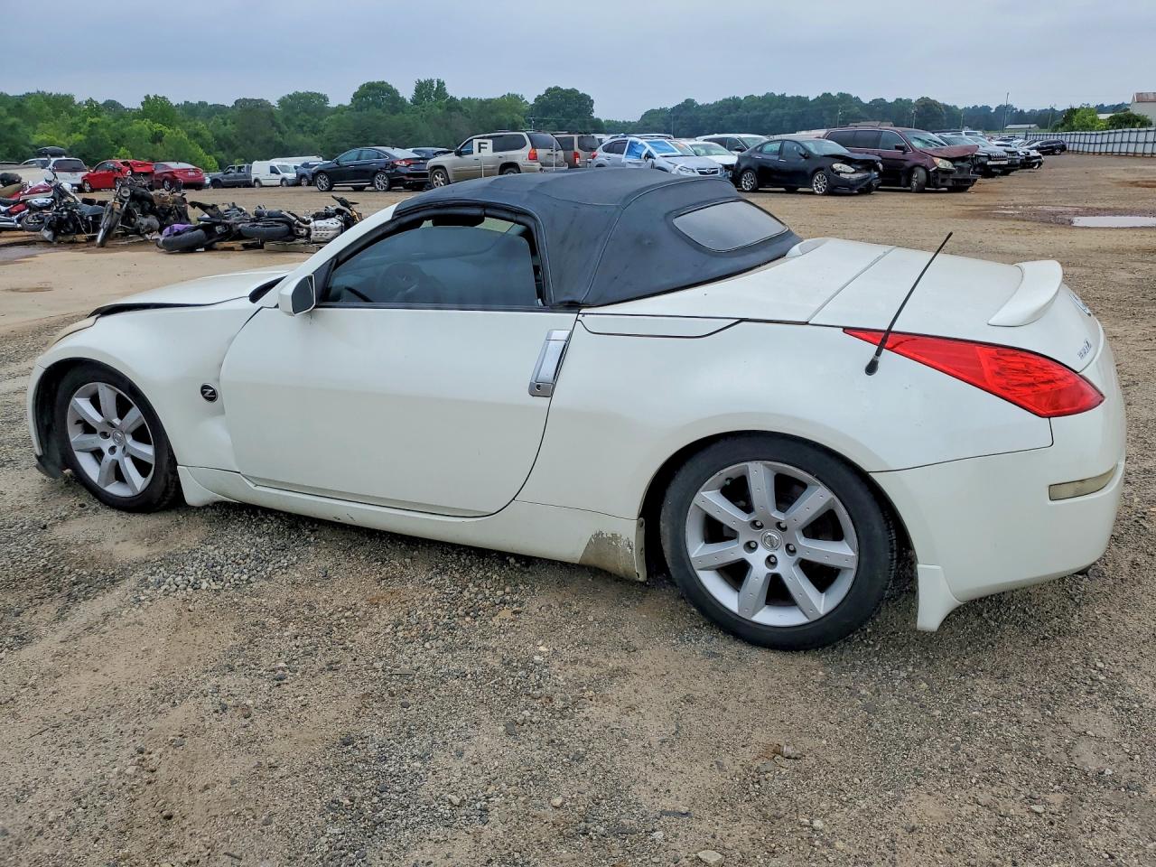 2005 NISSAN 350Z