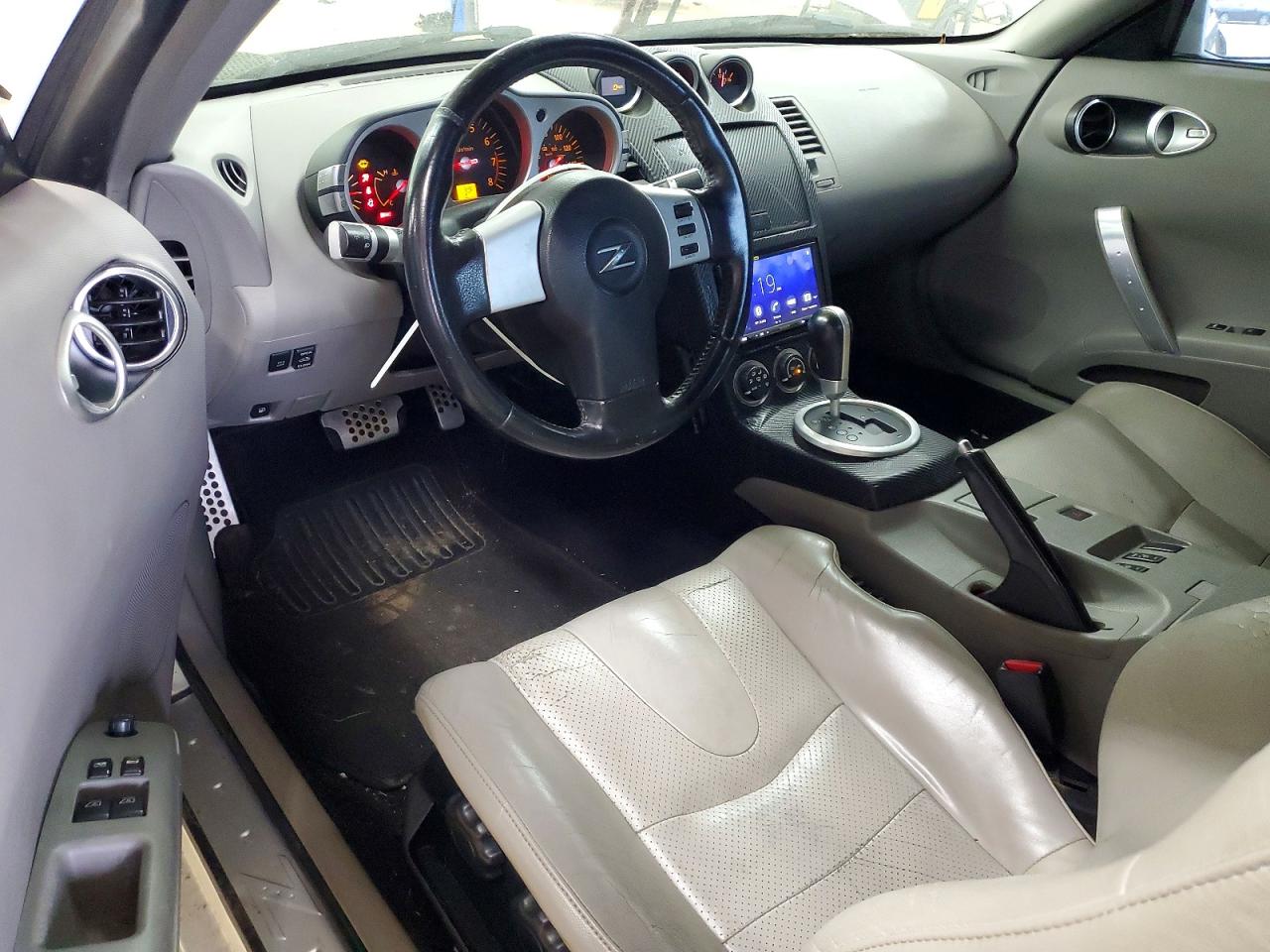2005 NISSAN 350Z