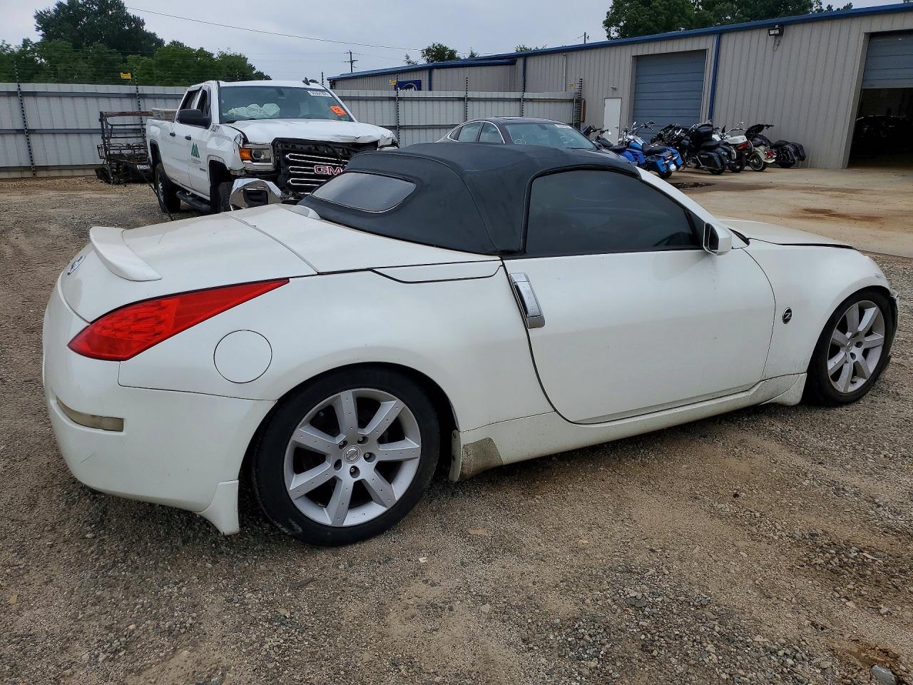 2005 NISSAN 350Z