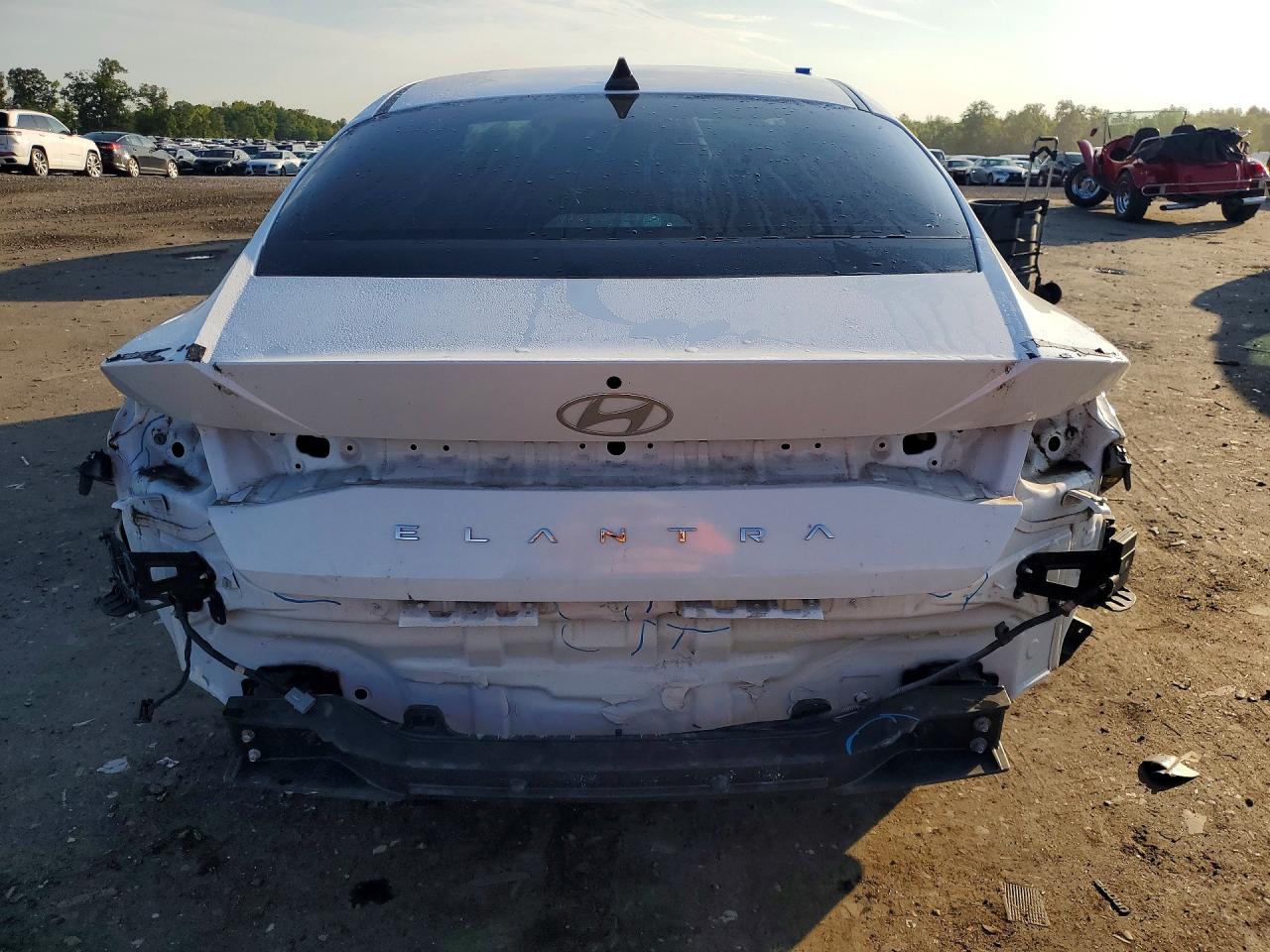 2024 HYUNDAI ELANTRA