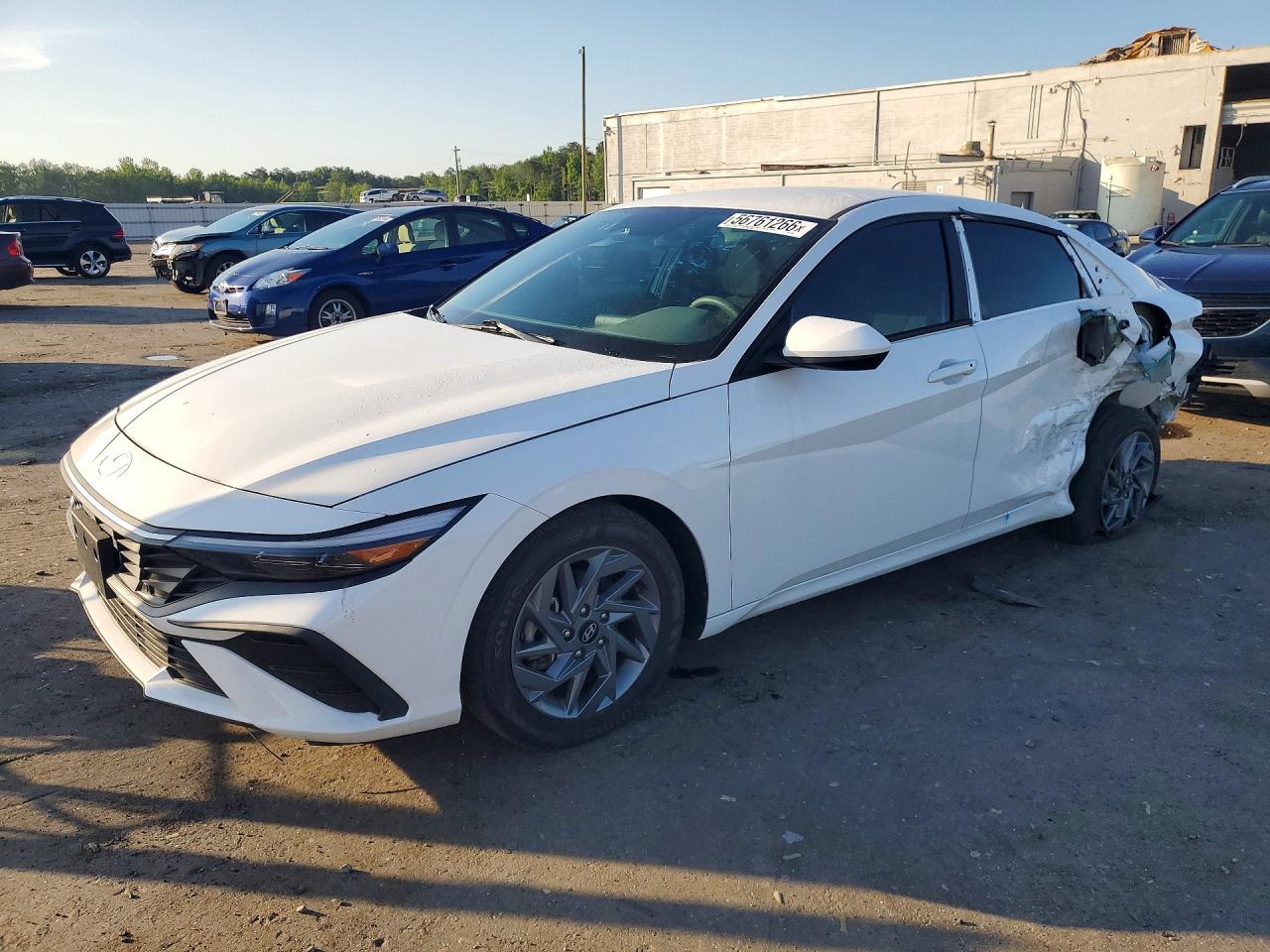 2024 HYUNDAI ELANTRA