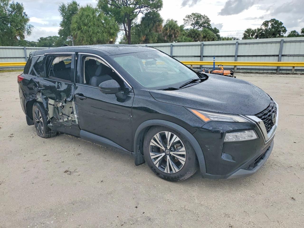2021 NISSAN ROGUE