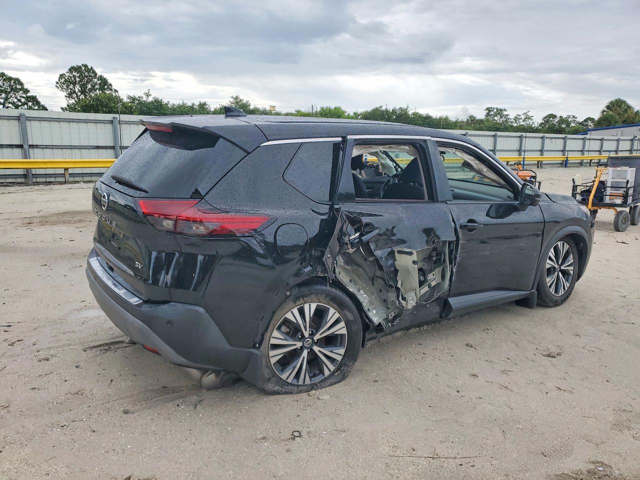 2021 NISSAN ROGUE