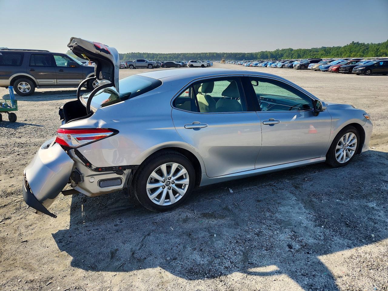 2018 TOYOTA CAMRY