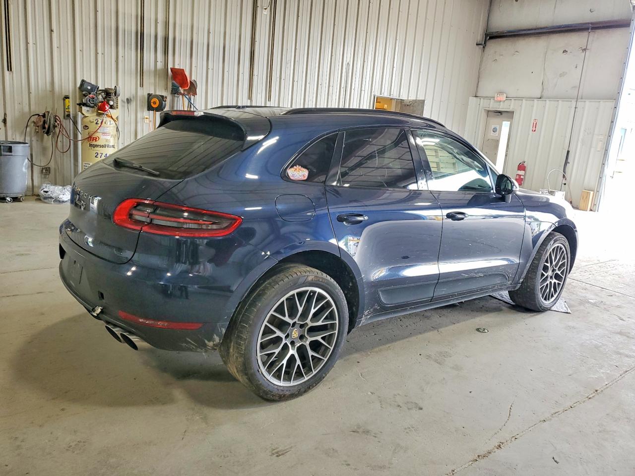 2017 PORSCHE MACAN